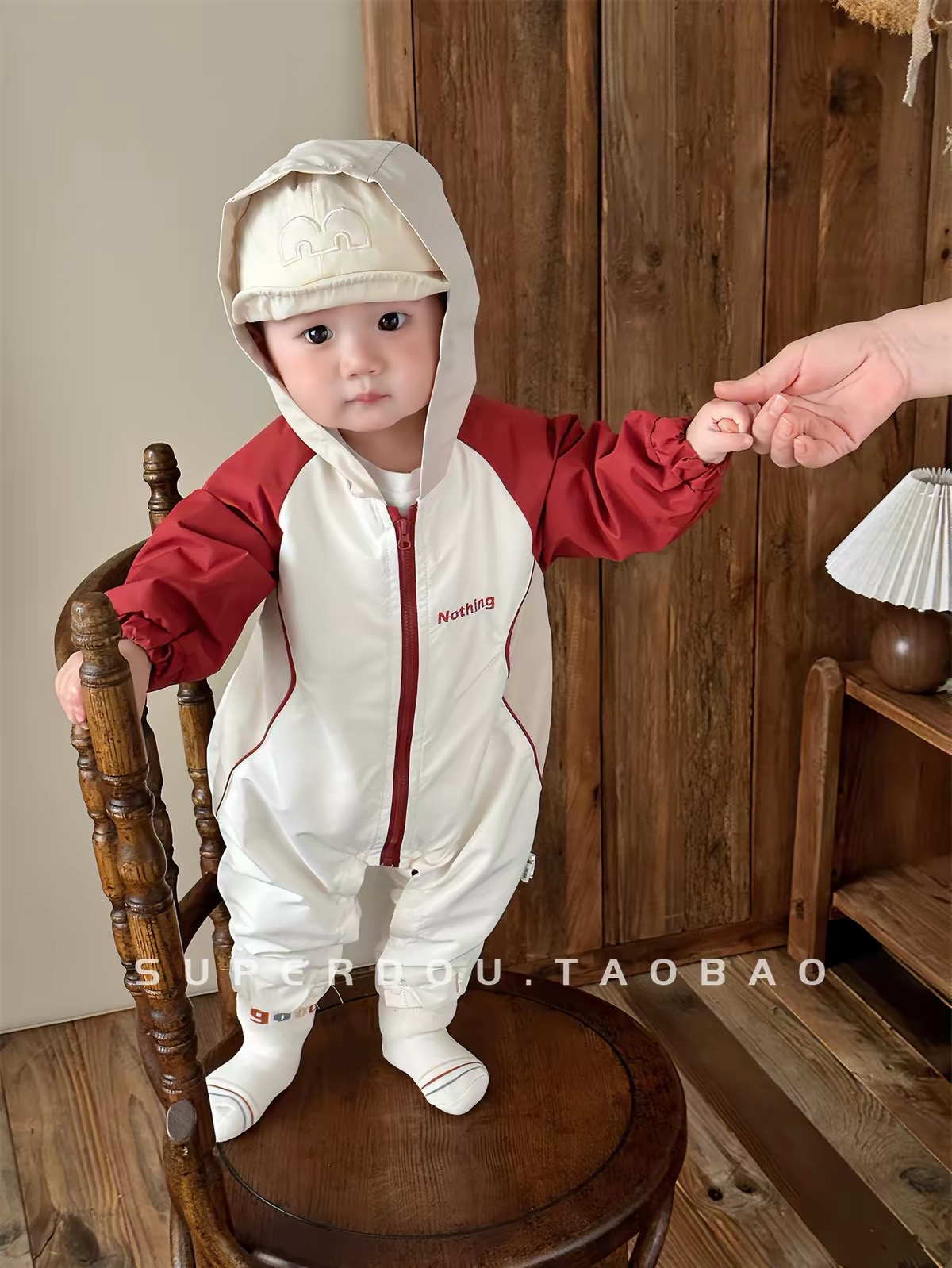 字母拼色連帽爬服